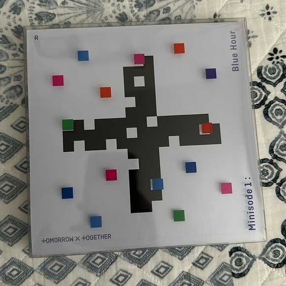 TXT Minisode 1: Blue Hour - Picture 1 of 2